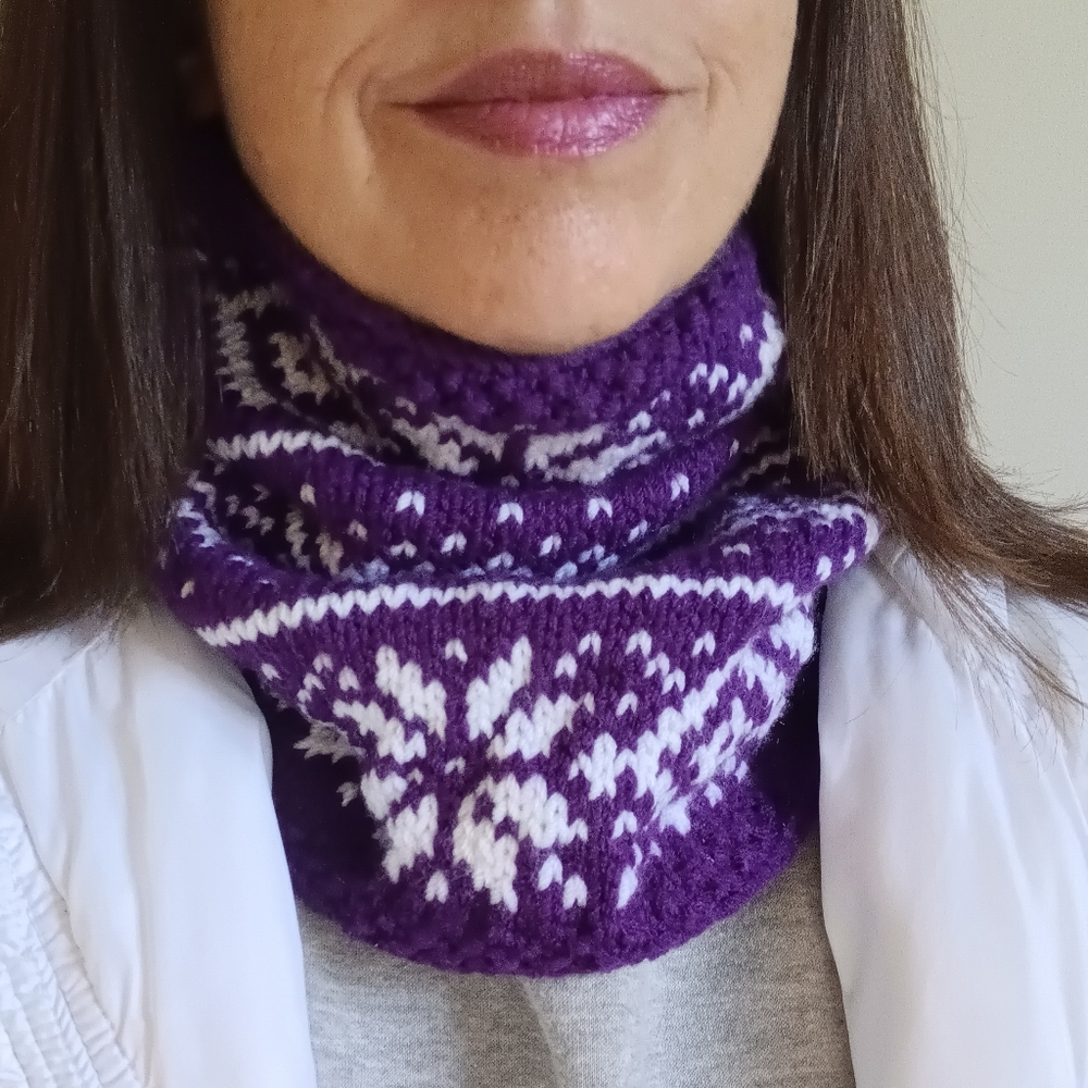 Handmade Handknit Women's Purple & White Scandinavian Motif Cowl Scarf OSFM
